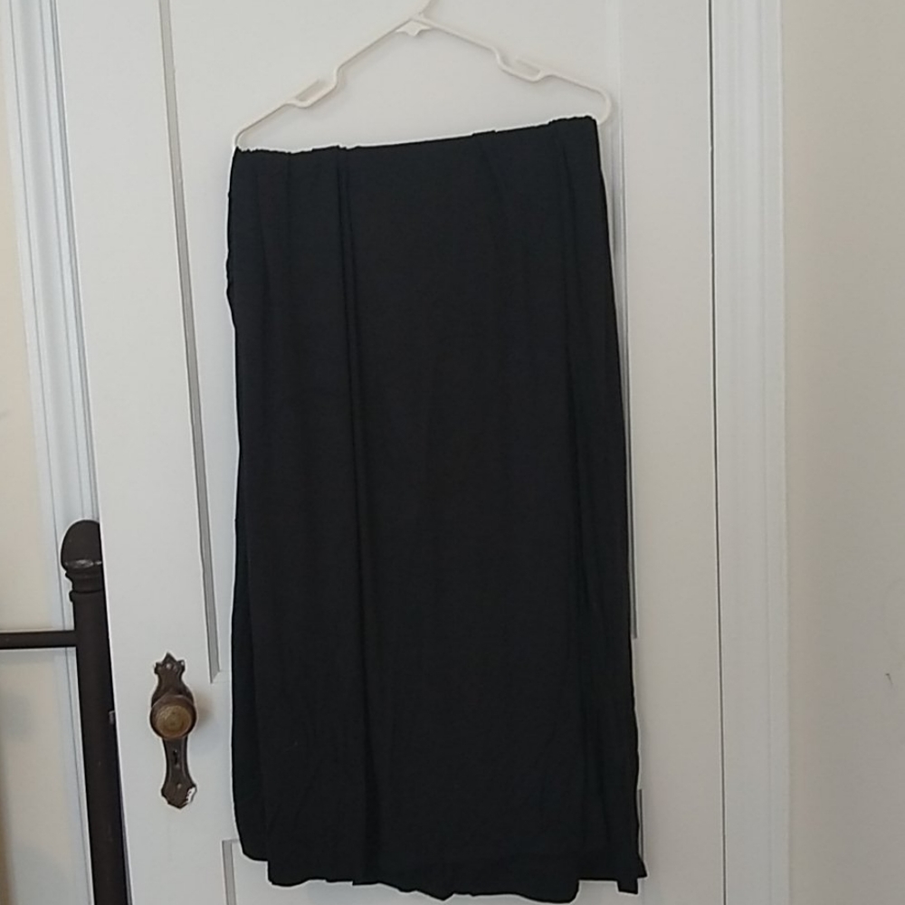 Black maxi skirt justfab size 22w / new with tags